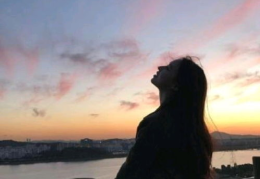 好看的微信头像女背影,探寻微信头像中的女性魅力
